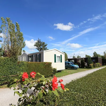 Camping Les Vertes Feuilles 4*