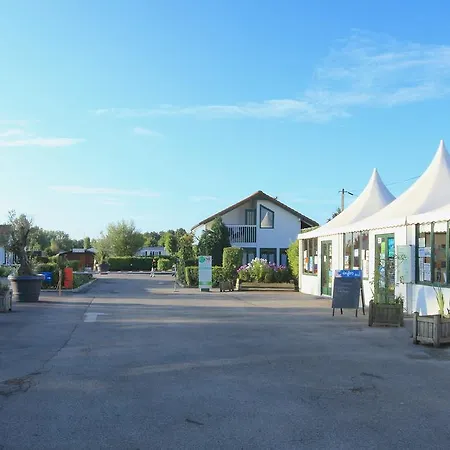 Camping Les Vertes Feuilles 4*