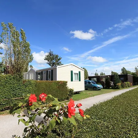 Camping Les Vertes Feuilles 4*